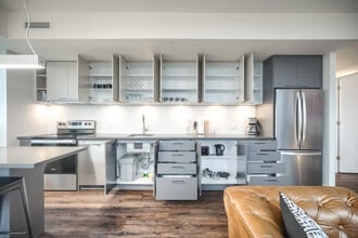 6570 Glen Erin Dr in Mississauga, ON - Building Photo - Building Photo