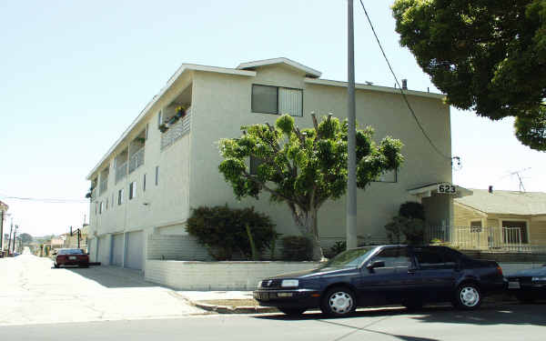 623 W 17th St in San Pedro, CA - Building Photo