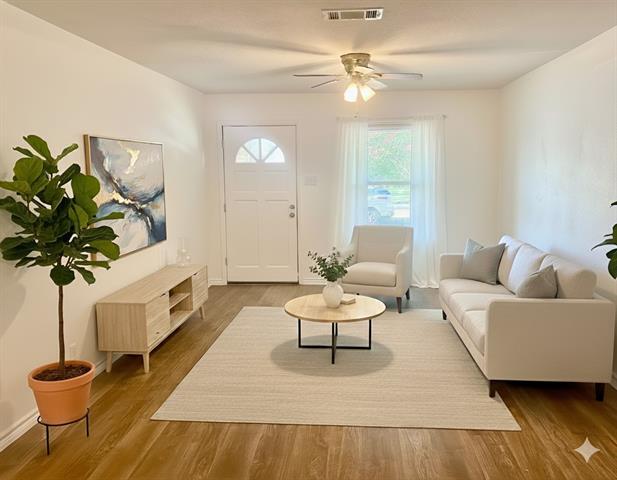 1001 W Cole St in McKinney, TX - Building Photo - Building Photo