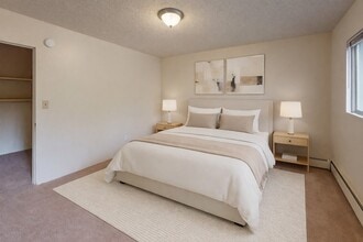 Country Lane in Anchorage, AK - Foto de edificio - Building Photo