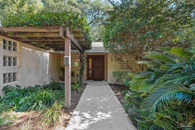 property at 2803 E Gadsden St
