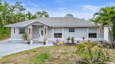 641 22nd Ave NW in Naples, FL - Building Photo - Building Photo