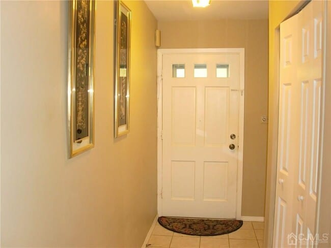 1 Tripplet Rd in Franklin Township, NJ - Building Photo - Building Photo