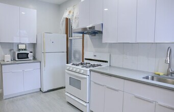 18 West St in Jersey City, NJ - Building Photo - Building Photo
