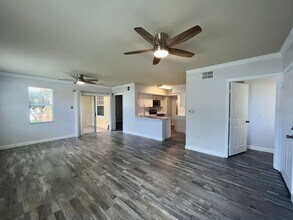 1195 Villagio Cir in Sarasota, FL - Building Photo - Building Photo