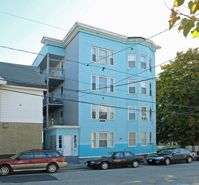 214 Blake St in Lewiston, ME - Foto de edificio