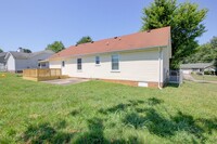 1783 Forrestdale Dr in Clarksville, TN - Foto de edificio - Building Photo