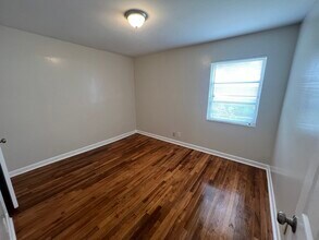 5551 Dakota Dr in Jacksonville, FL - Building Photo - Building Photo