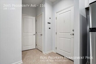 2665 Prosperity Ave in Fairfax, VA - Building Photo - Building Photo