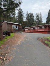 4778 N River Rd-Unit -Unit 1 in Gold Hill, OR - Building Photo - Building Photo