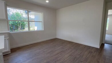 10734 Coogan Dr in Dallas, TX - Building Photo - Building Photo