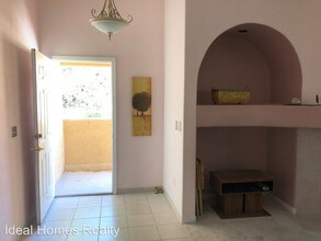 900 Heavenly Hill Ct-Unit -#204 in Las Vegas, NV - Building Photo - Building Photo