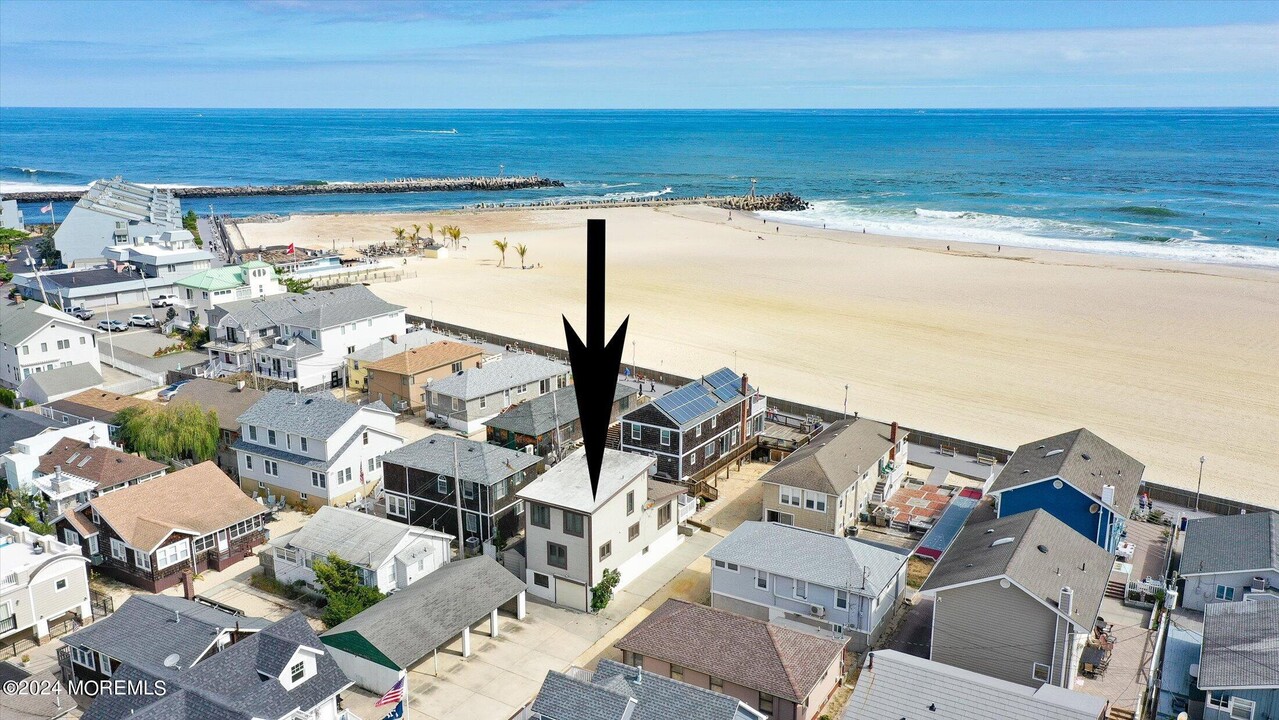 2 Stoney Rd in Point Pleasant Beach, NJ - Building Photo