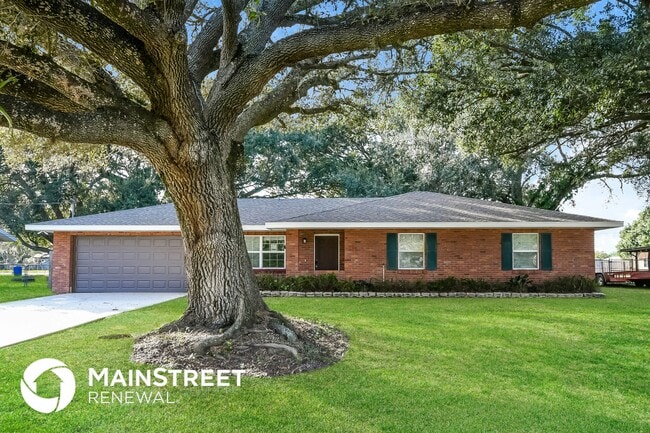 property at 104 Lighter Log Ln