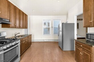 3 May St, Unit 3R in Irvington, NJ - Building Photo - Building Photo