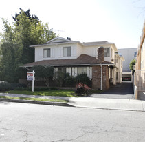 11208 Huston St in North Hollywood, CA - Building Photo