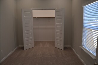 11816 E Gate Dr in Willis, TX - Building Photo - Building Photo