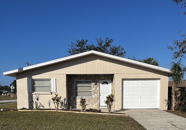 3230 Savoy Way in Sarasota, FL - Building Photo - Building Photo