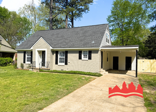 Welcome to this spacious 5-bedroom house in Memphis, TN - Building Photo - Building Photo