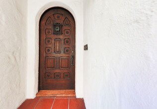 141 N Orange Dr in Los Angeles, CA - Building Photo - Building Photo