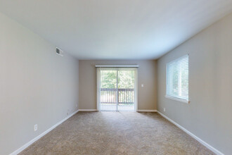 Ashby Point in Charlotte, NC - Building Photo - Interior Photo