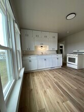 1208 N Sawyer St, Unit A in Oshkosh, WI - Building Photo - Building Photo