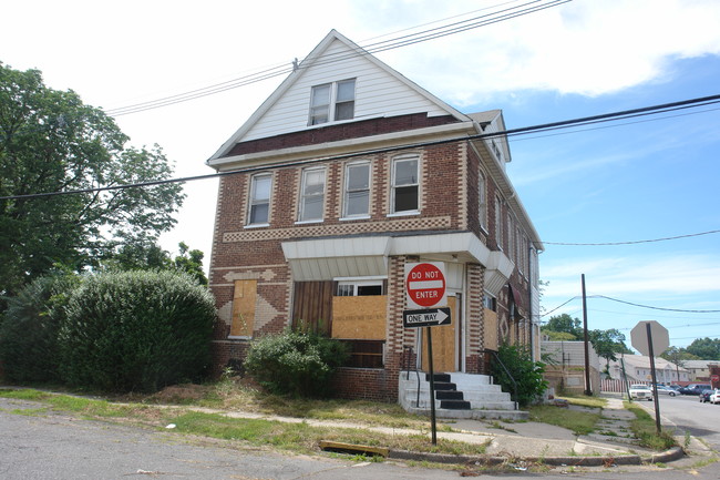 1127 Union St in Linden, NJ - Foto de edificio - Building Photo