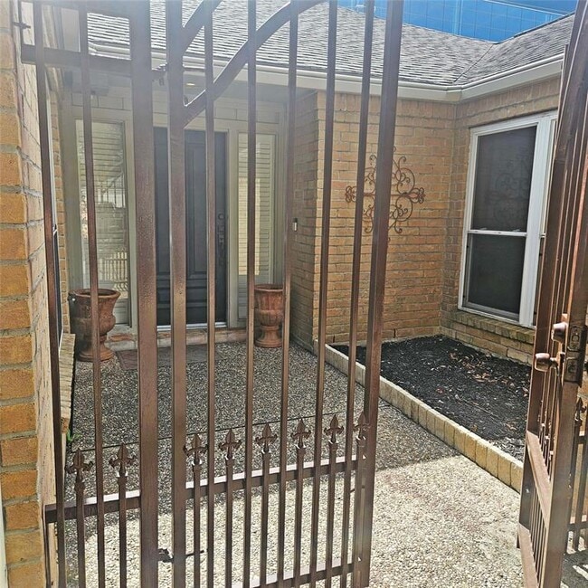 15622 Whitewater Ln in Houston, TX - Building Photo - Building Photo