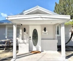 1526 Magnolia St NE in Palm Bay, FL - Building Photo