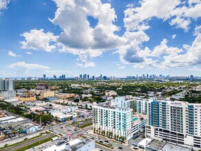 Hollywood Station in Hollywood, FL - Building Photo - Building Photo