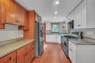211 Mendon St in Hopedale, MA - Building Photo - Building Photo