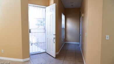 9205 Guggenheim Ct in Las Vegas, NV - Building Photo - Building Photo