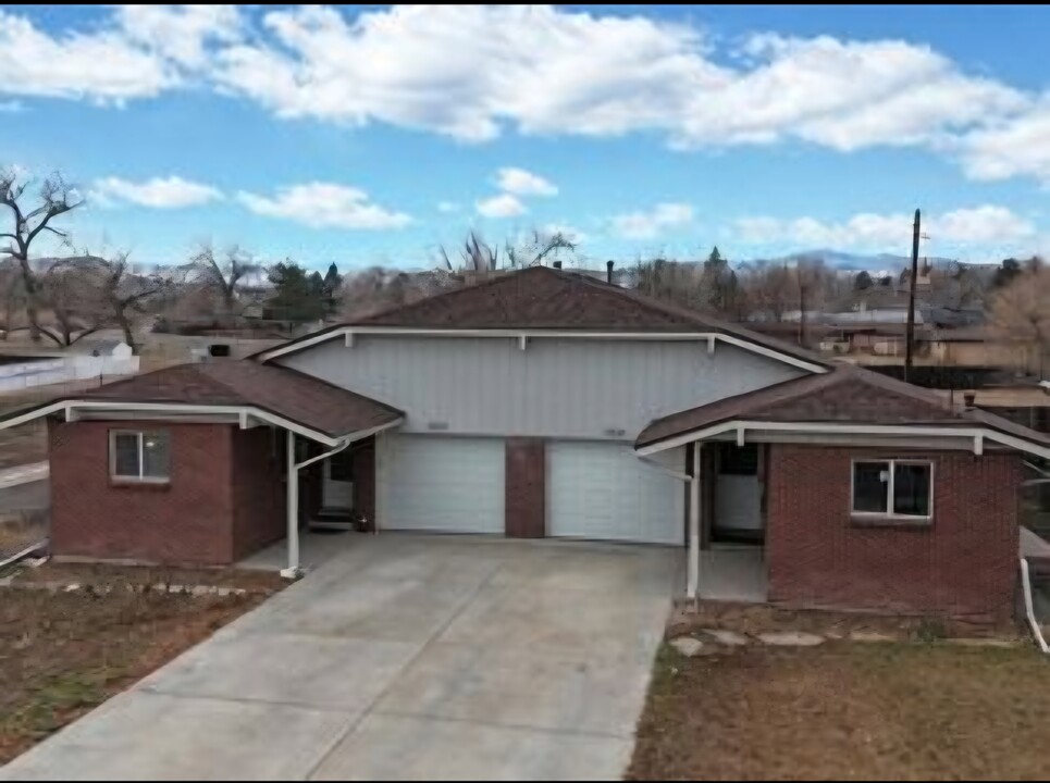 5839 Newcombe Ct in Arvada, CO - Foto de edificio