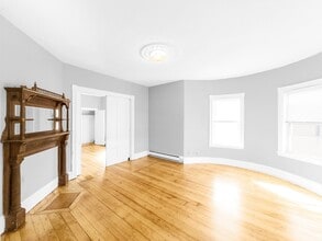 306 Centre St, Unit 3 in Boston, MA - Building Photo - Building Photo