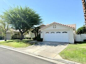 236 Strada Fortuna in Palm Desert, CA - Building Photo