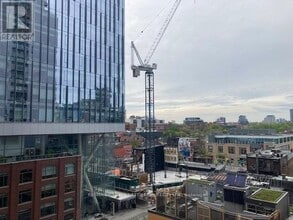 125-125 Peter St in Toronto, ON - Building Photo - Building Photo