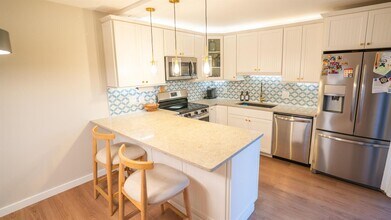 3211 Gardens East Dr in Palm Beach Gardens, FL - Building Photo - Building Photo