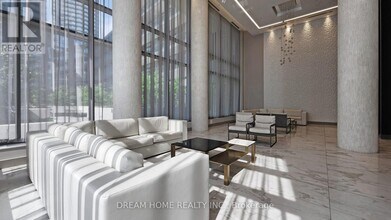32-832 Forest Manor Rd in Toronto, ON - Building Photo - Building Photo