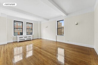 175 W 76th St in New York, NY - Building Photo - Building Photo