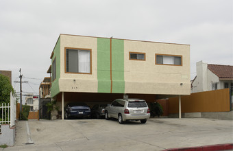 213 N Alexandria Ave in Los Angeles, CA - Foto de edificio - Building Photo