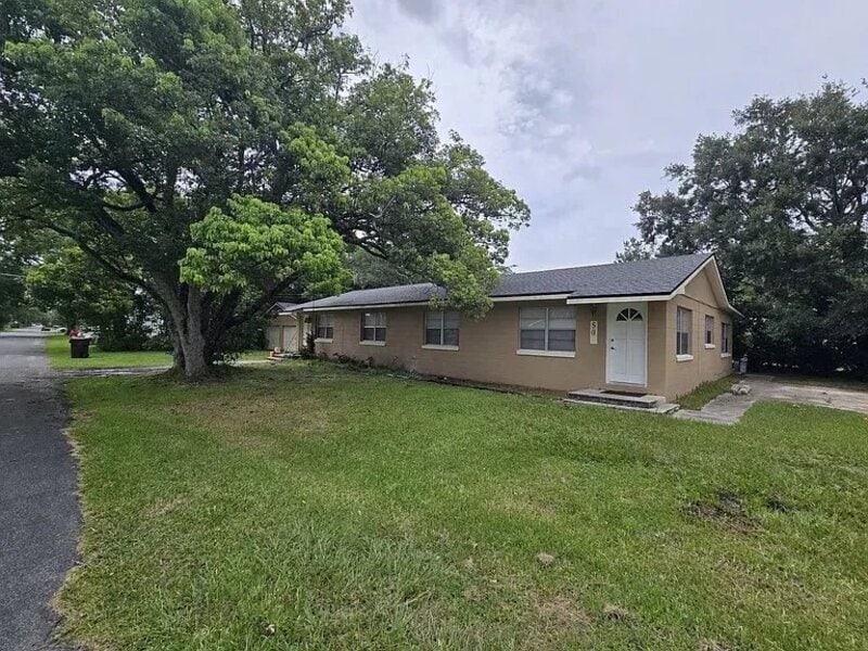 50 6th St in St. Cloud, FL - Building Photo