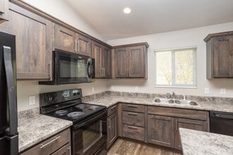Harvest Acres in Harrisburg, SD - Foto de edificio - Interior Photo