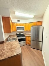 3883 Atrium Dr in Orlando, FL - Foto de edificio - Building Photo