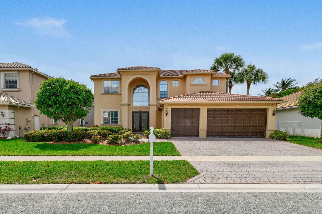 9962 Vía Amati in Wellington, FL - Building Photo