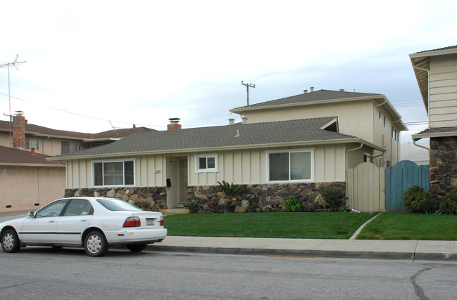 2844 Malabar Ave in Santa Clara, CA - Foto de edificio - Building Photo