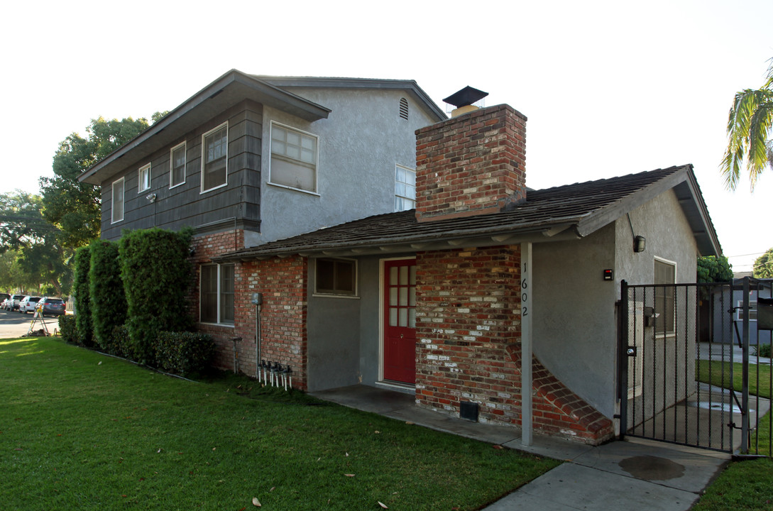 Juno Avenue Apartments in Anaheim, CA - Building Photo