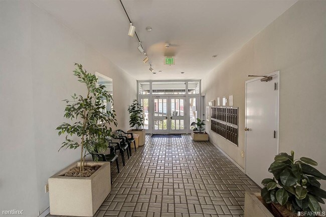1350 California St-Unit -Apt 306 in San Francisco, CA - Building Photo - Building Photo