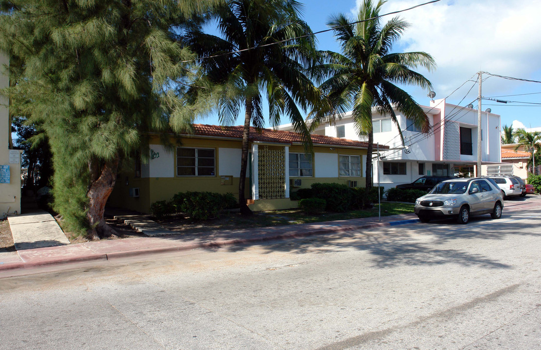 Normandy Golf Cource Apartments in Miami, FL - Building Photo