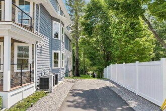 8 Water St in Meredith, NH - Building Photo - Building Photo