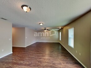 7271 Wakeview Dr in Davenport, FL - Building Photo - Building Photo